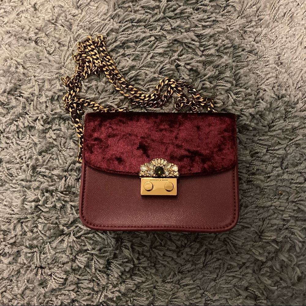 NWT Charles & Keith shoulder bag with adjustable strips